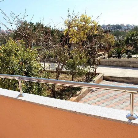 Vesna Apartment Seget Vranjica