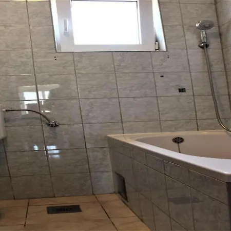 Vesna Apartment Seget Vranjica